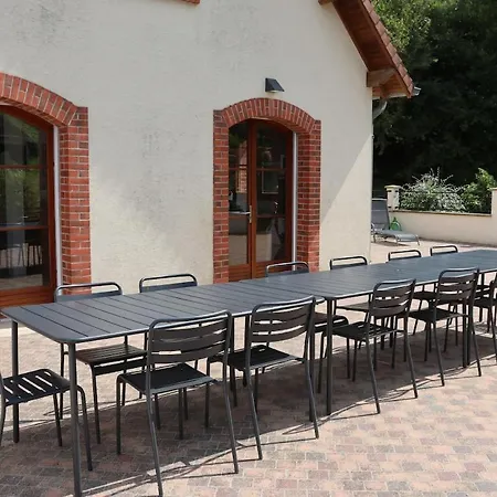 14 Personnes A Feriehus Ludes